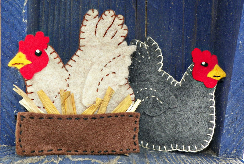 A Buff in the Box – Felt Chicken Ornament Pattern