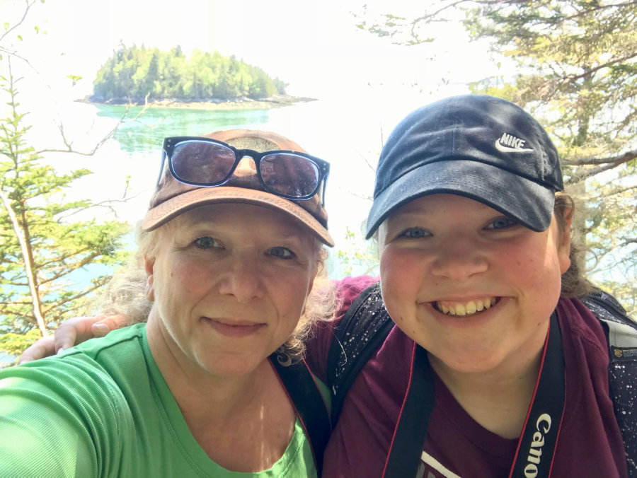 mother daughter selfie