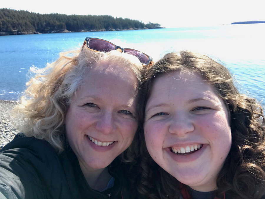 mother daughter selfie