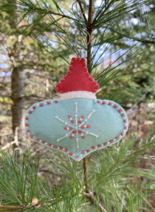 free retro beaded christmas ornament